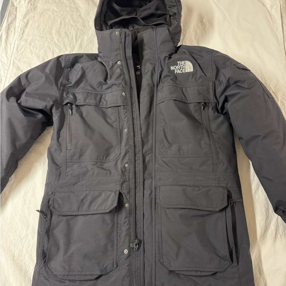 The North Face Men's Charcoal Performance Jacket 550 DOWN